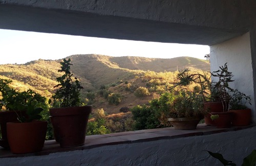 Macharaviaya Cottage | Discover La Casa Rural: Relaxing Retreat in Axaquìa Malagueña