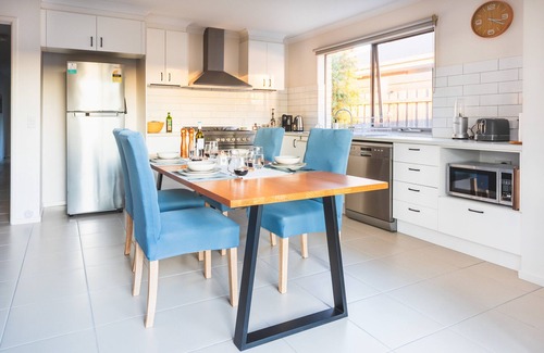 Newcomb House | Discover La Casa Serenità: Your Geelong Oasis Awaits