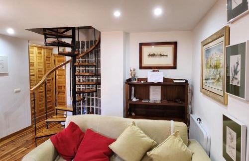 Old Town Apartment | Idyllic Retreat at La Casa Sobre El Río with Hot Tub