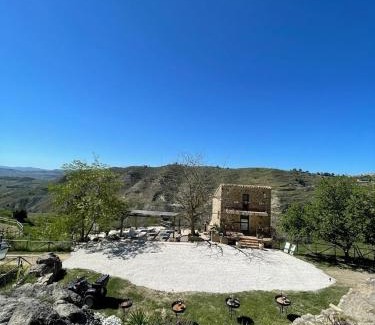 Enna House | Pet-Friendly Retreat: La Casa Sulla Roccia with 9.5/10 Rating