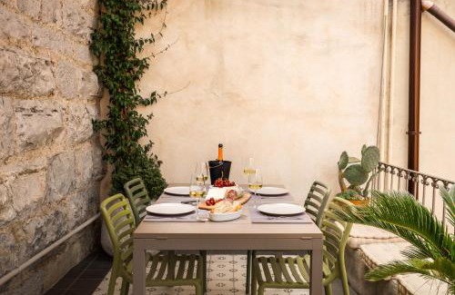 Sarnico Apartment | Inviting La casa sulla Terrazza: Rated 9.2/10, Family Friendly