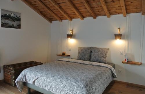 Prades House | Discover La Casa Tara: Guest Rated 9.2/10 Experience