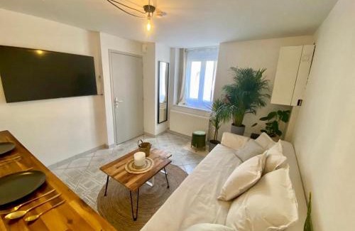 Bogny-sur-Meuse Apartment | Cozy La Cascade Verte with Garden and Parking Amenities