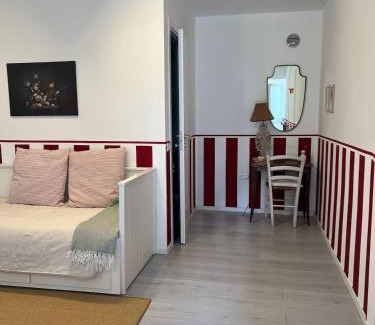 Torre Boldone House | GuestRoom Ia cascina di Bea: Pet-Friendly & Family Welcome