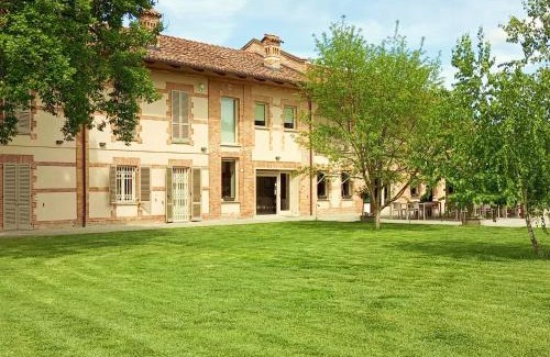 Alba House | Discover LA CASCINA DI CARLOTTA 1846: Guest Rated 9.8/10