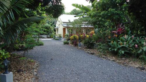 Saint-Andre House | Oceanfront Bliss at La Case Floria - Guest Rated 10/10