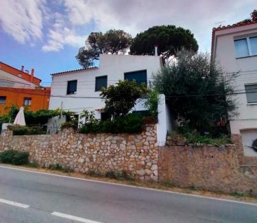 Tamariu Apartment | Family-Friendly Retreat at La Caseta - Rated 8.8/10!