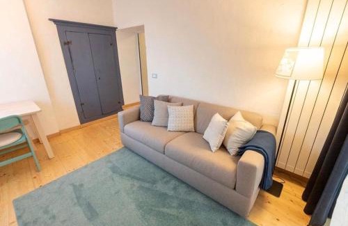 Trarego House | Discover La Casetta delle Ragazze Ribelli: Oceanfront Retreat