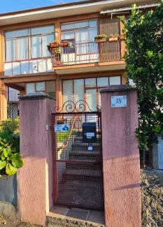 Laveno Cabin | Cozy Retreat at La Casetta di Anna - Pet Friendly & Family Ready