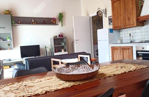 Raffa Apartment | Top-Rated La casetta di Elly: Family & Pet Friendly Retreat