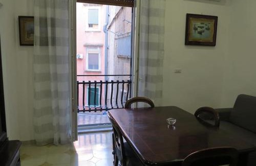 Montecalvario Apartment | Discover La Casetta di YO: Pet-Friendly Retreat with Top Reviews