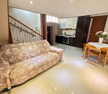 San Giorgio a Cremano Apartment | Pet-Friendly La Casetta Guest House with Breakfast Included