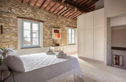 Montalcino Apartment | Indulge at La Casetta di Nise with Private Spa & Hot Tub