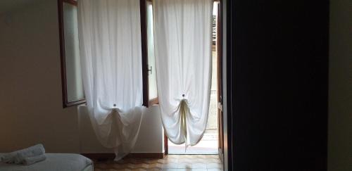 Locana House | Cozy Retreat: La Casetta in the Heart of the Park