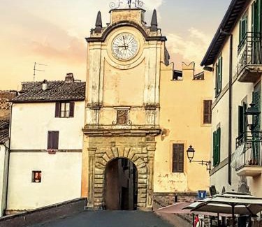 Capranica Apartment | Charming La Casetta nel Granaio: Rated 9.3/10, Family & Pet-Friendly
