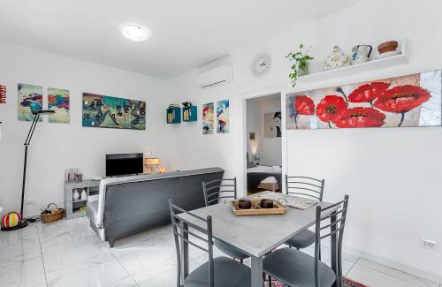 Zona LIII Tomba di Nerone Apartment | LA CASETTA NELLA MACCHIA di BENEDETTA