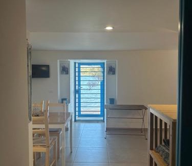 Brucoli House | Cozy La Casetta sul mare: Pet-Friendly Retreat by the Sea