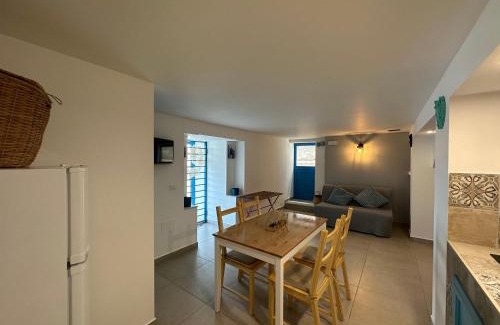 Brucoli House | Cozy La Casetta sul mare: Pet-Friendly Retreat by the Sea