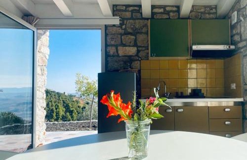 Cammarata Ski Chalet | Pet-Friendly Getaway at La Casetta Sulle Nuvole Petra