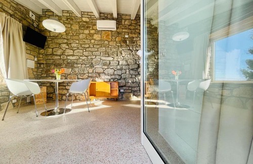 Cammarata Ski Chalet | Pet-Friendly Getaway at La Casetta Sulle Nuvole Petra