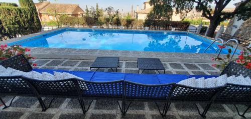 Barrio de la Vega House | Experience Comfort at LA CASILLA - 4-Star & Pet Friendly