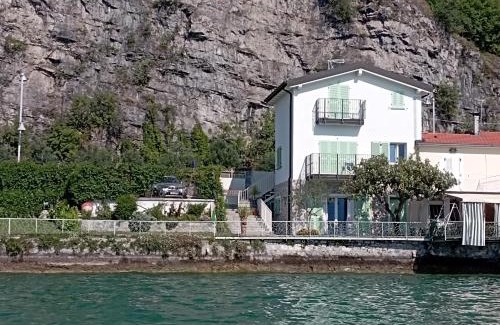 Marone House | Oceanfront Bliss at La Casina a Remi - Rated 9.3/10