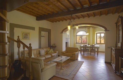 Pieve a Maiano House | Relax at La Casina: Family-Friendly Getaway with Spa