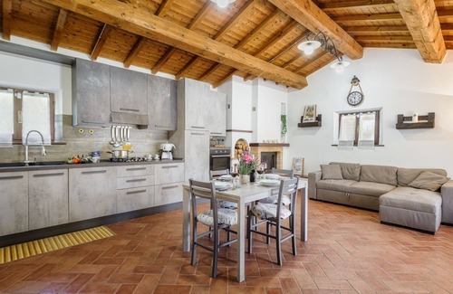Sinalunga Villa | Discover La Casina: Private Villa with A/C in Val di Chiana