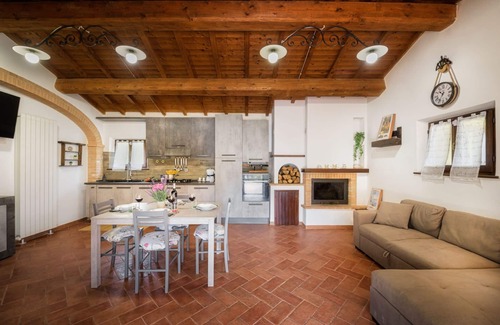 Sinalunga Villa | Discover La Casina: Private Villa with A/C in Val di Chiana