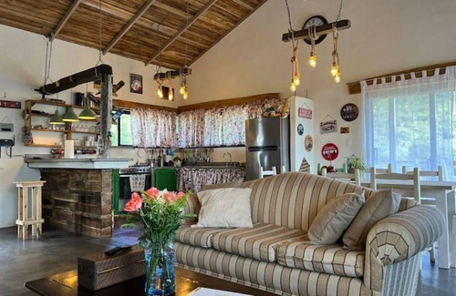 Constanza Cottage | Experience La Casita de Charo 1: A Mountain Cottage Retreat