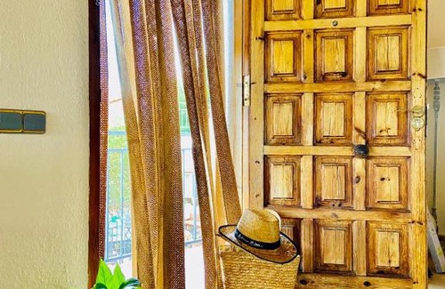 Riudecanyes Ski Chalet | Discover La Casita de Jimena: Oceanfront Bliss Awaits