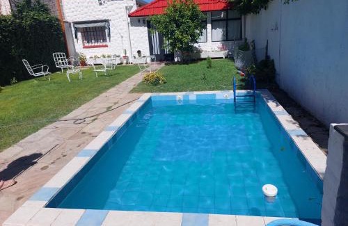 Mendoza City Center Apartment | Welcoming La Casita de Mendoza: Oceanfront Family Retreat