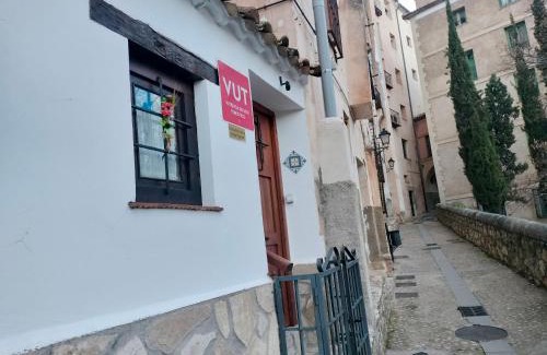 Old Town Apartment | Pet-Friendly Retreat: La Casita de Nerea with Parking