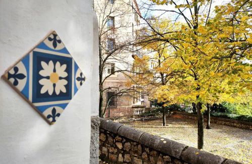Old Town Apartment | Pet-Friendly Retreat: La Casita de Nerea with Parking