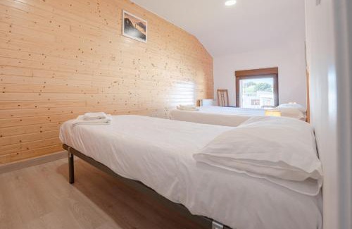 Oruna House | Experience Comfort at La Casita de Oruña: Family & Pet-Friendly