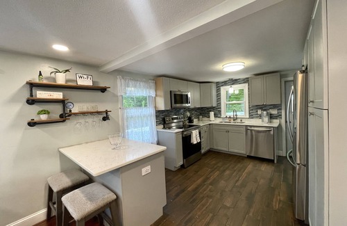 Montville House | Perfect Getaway: La Casita De Reina Near Mohegan Sun