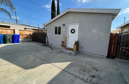 Whittier House | Cozy La Casita de Whittier: Pet-Friendly Retreat Near Disney
