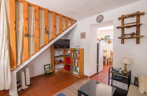 Casares House | Inviting La Casita del Arrabal: Pet & Child Friendly Retreat