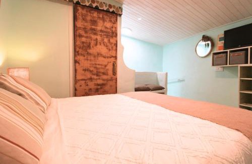 Cortelazor House | Pet-Friendly Retreat at La Casita del Chopo by SIERRA VIVA