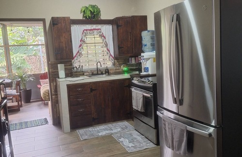 El Eden House | La Casita del Lago in El Jaral (pet friendly)