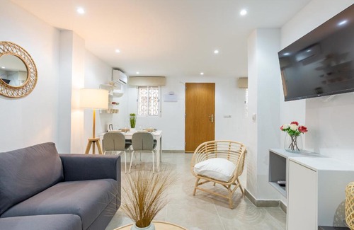 Perchel Sur Apartment | Family-Friendly Retreat at La Casita del Mercado