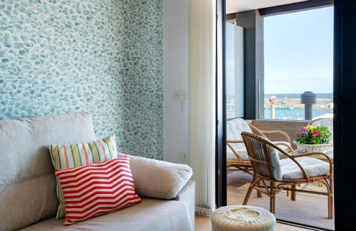 Telde Apartment | Oceanfront La Casita del Muelle - 4-Star Family Retreat