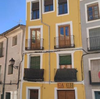 Old Town Apartment | Riverside Retreat: La Casita del Río with Family-Friendly Touches