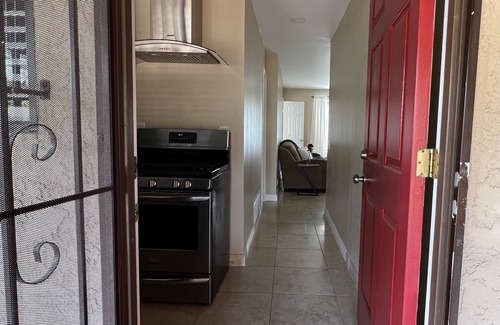 Mount Helix House | Pet-Friendly La Casita Guest House with Ocean View