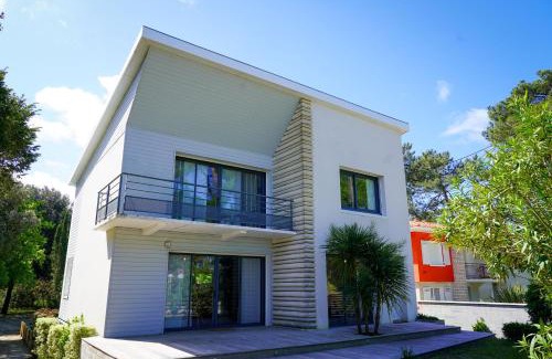 La Tremblade Villa | Discover La Casita - Ronce les Bains: 4-Star Family Retreat