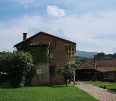 Silio House | Guest Favorite: LA CASONA DE DON ELÍAS with Family Amenities