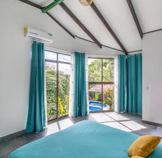 Tortuguero Hotel | Discover La Casona Eco-Lodge Tortuguero with Ocean Views