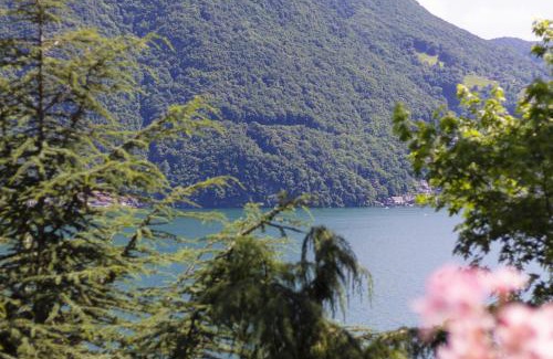 Castagnola Apartment | Scenic La Castignola: Lake View & Family-Friendly Garden