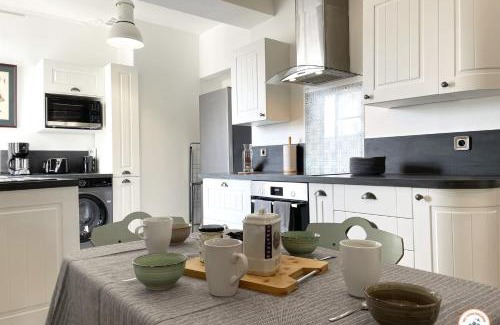 Le Port Apartment | Inviting La Catène: Child-Friendly with Scenic Views