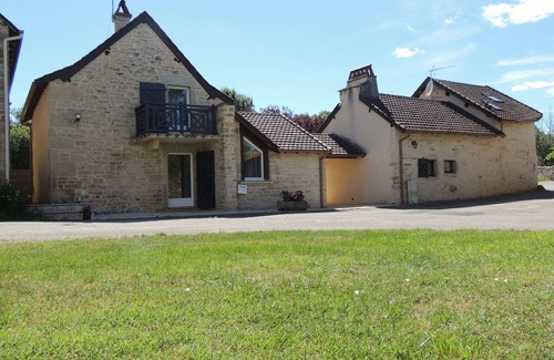 Vailhourles House | Relaxing Retreat at LA Cave de Pepe with Pool Access
